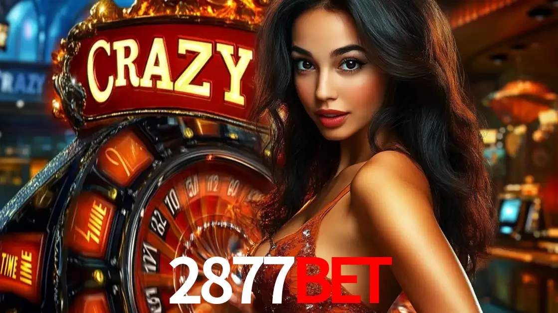 Mulher glamourosa olhando para a câmera com a roda vermelha do Crazy Time ao fundo em um ambiente de cassino, destacando a emoção dos jogos ao vivo no 2877BET.